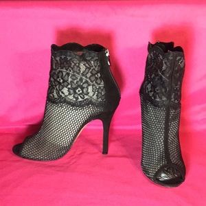 Chinese Laundry Lace Booties